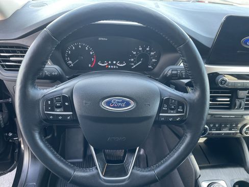 Used 2020 Ford Escape SEL image 10