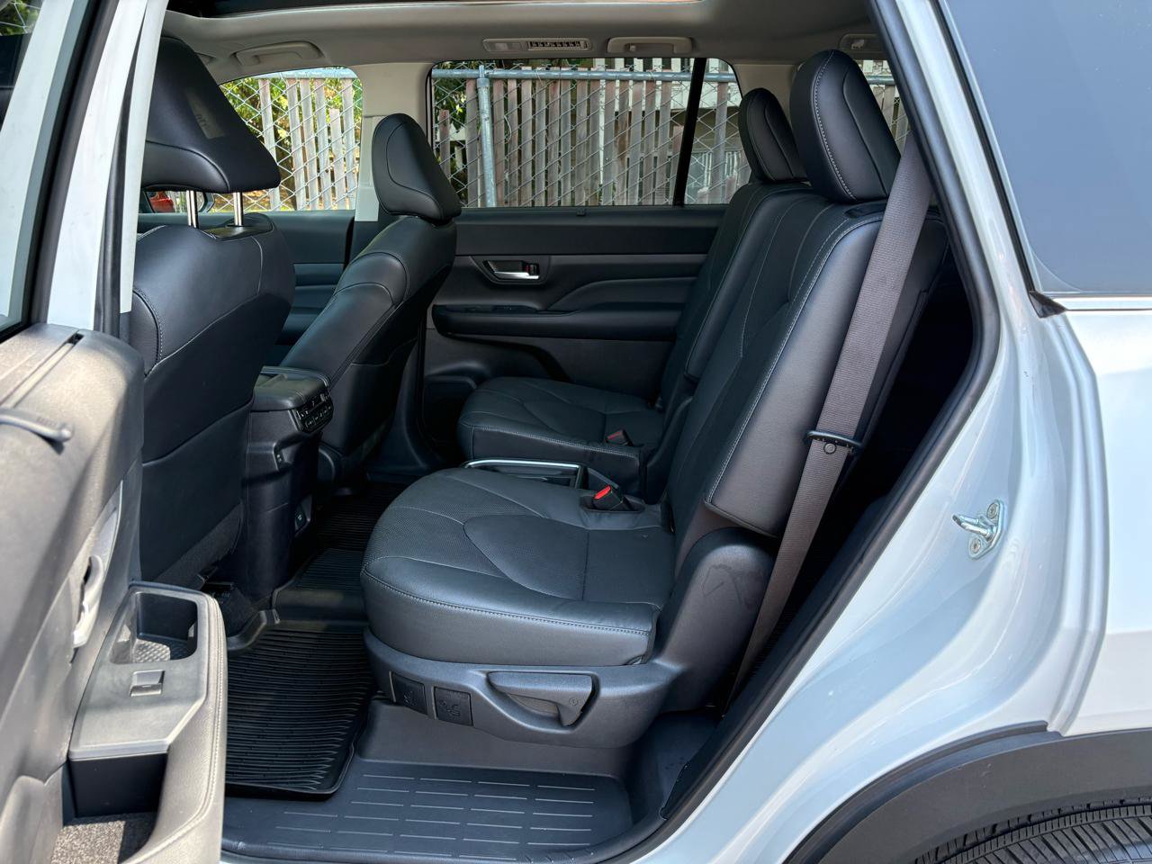 Used 2024 Toyota Grand Highlander AWD image 7