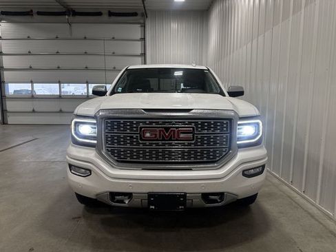 Used 2018 GMC Sierra 1500 Denali w/ Denali Ultimate Package image 3