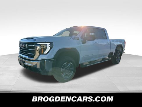 New 2026 GMC Sierra 2500 SLE image 7
