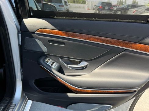 Used 2015 Mercedes-Benz S 550 Sedan image 24