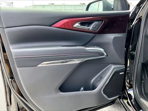New 2026 Chevrolet Traverse RS w/ LPO, Floor Liner Package AWD/4WD image 24