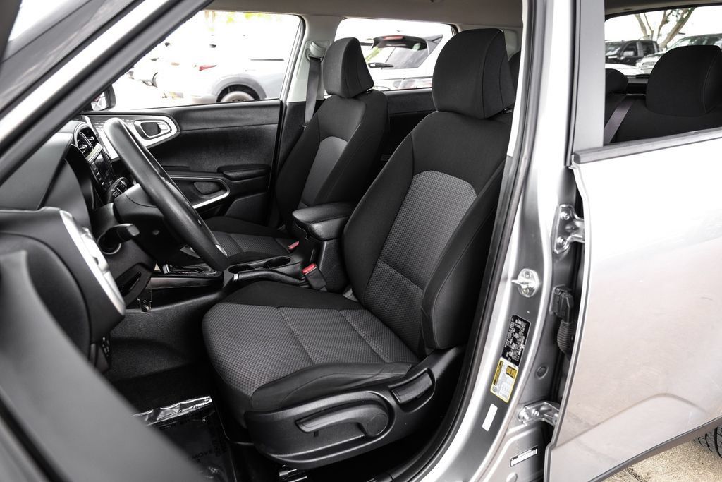 Used 2022 Kia Soul LX w/ Technology Package FWD image 31