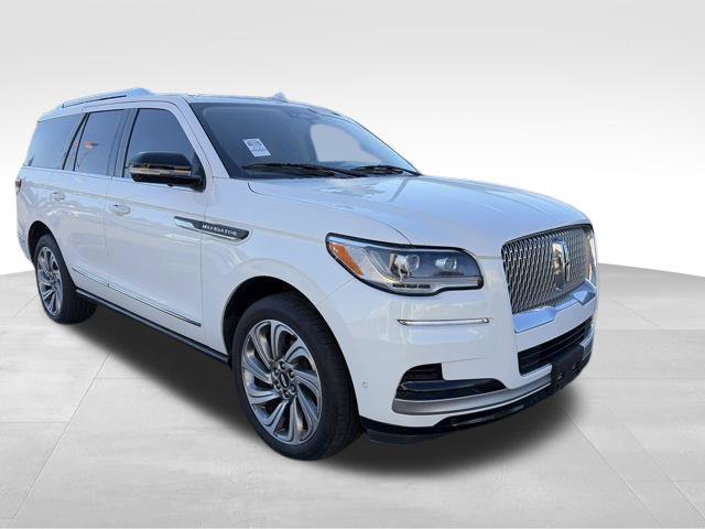 Used 2023 Lincoln Navigator Reserve AWD/4WD image 12