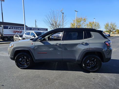Used 2024 Jeep Compass Trailhawk image 3