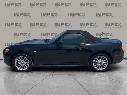 Used 2018 FIAT 124 Spider Classica w/ Technology & Siriusxm Group RWD image 3