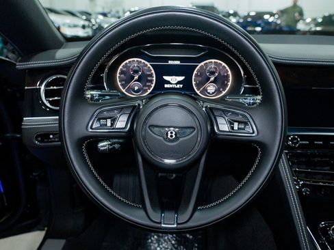 Used 2021 Bentley Flying Spur V8 image 55