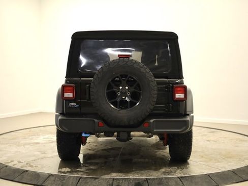 Used 2024 Jeep Wrangler Unlimited image 4