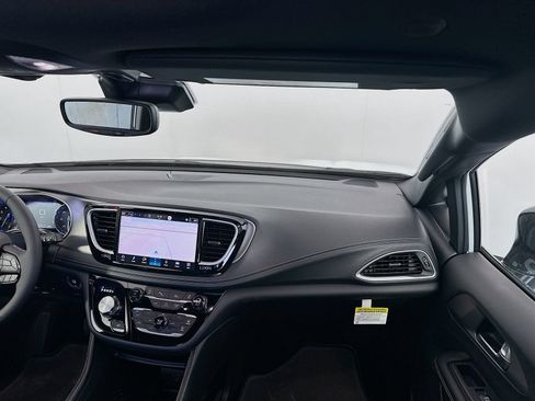 New 2027 Chrysler Pacifica Limited w/ S Appearance Package FWD image 25