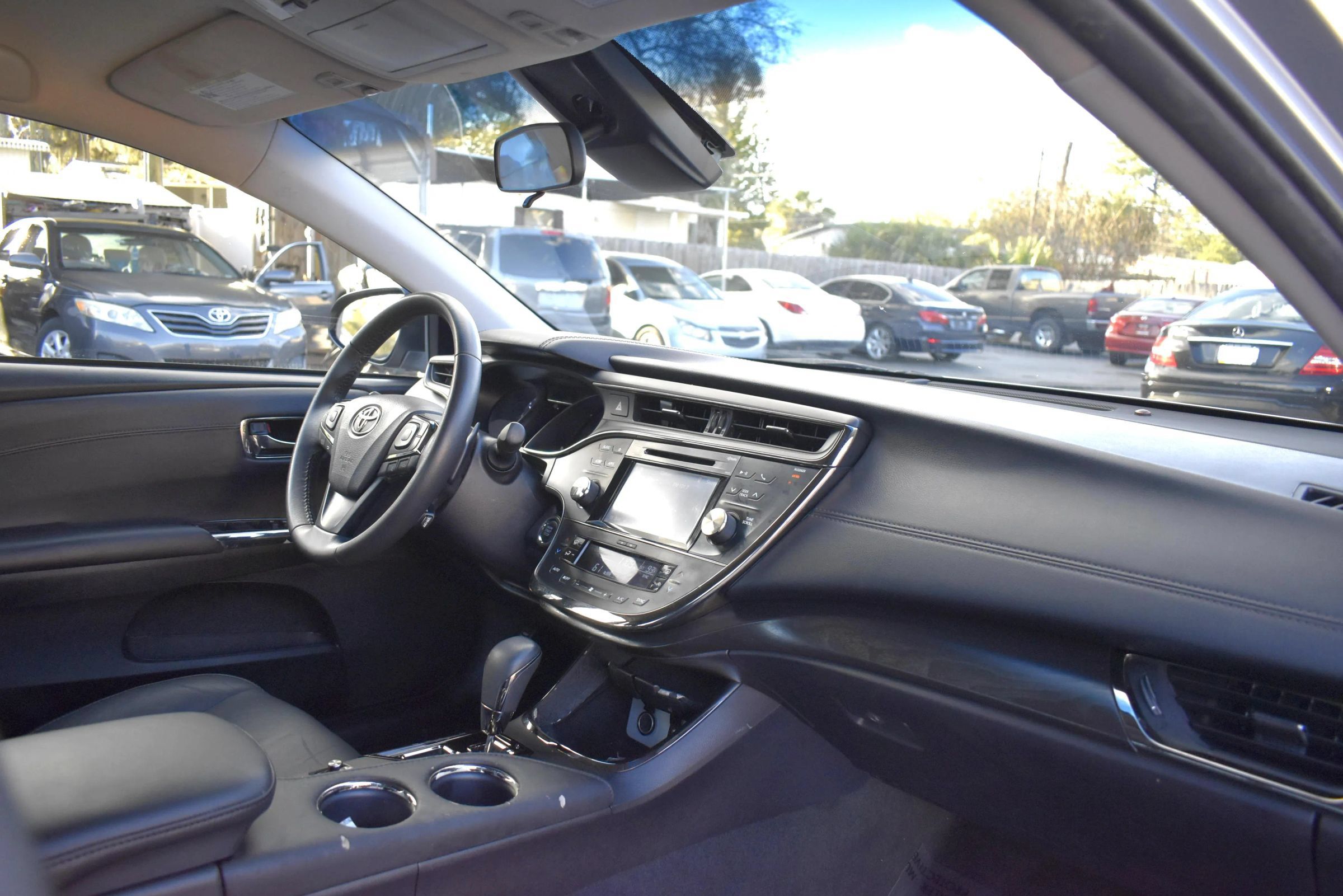 Used 2018 Toyota Avalon XLE FWD image 14