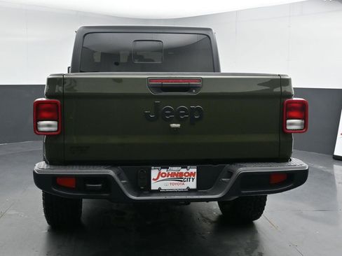 Used 2023 Jeep Gladiator Sport image 7