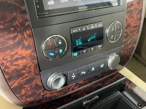 Used 2007 GMC Sierra 1500 Denali AWD/4WD image 8