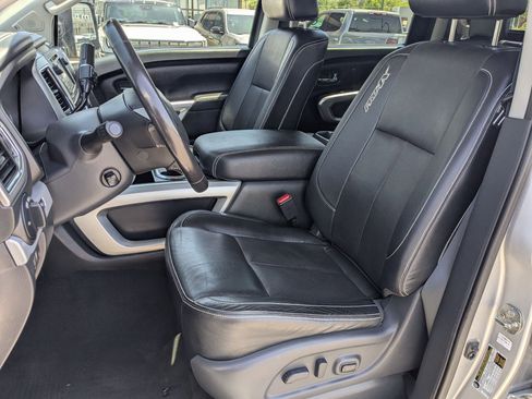 Used 2018 Nissan Titan PRO-4X w/ Pro-4x Convenience Package AWD/4WD image 25