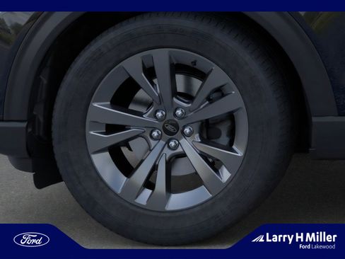 New 2026 Ford Explorer Active w/ Active Comfort Package image 19