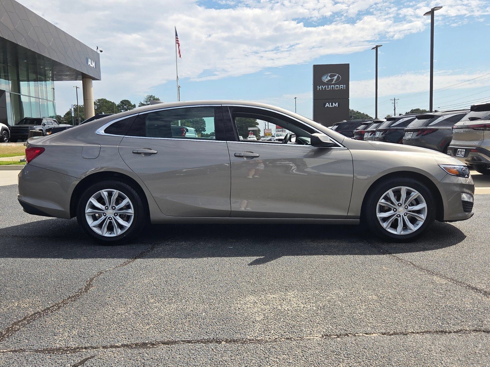 Used 2024 Chevrolet Malibu LT FWD image 13