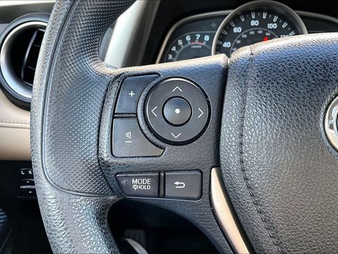 Used 2013 Toyota RAV4 XLE FWD image 12