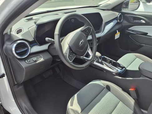 New 2026 Chevrolet Trax LT w/ Driver Confidence Package FWD image 7
