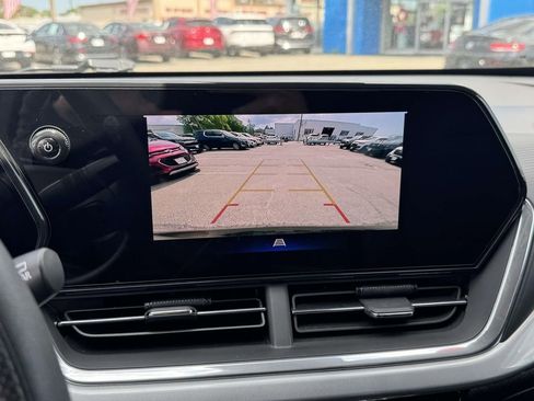Used 2024 Chevrolet Trax LT FWD image 28