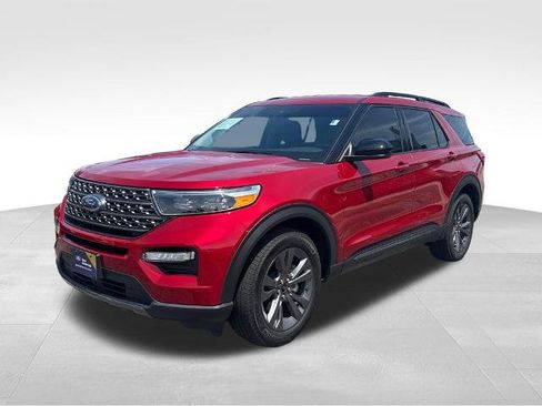 Certified 2024 Ford Explorer XLT w/ Equipment Group 202A AWD/4WD image 2