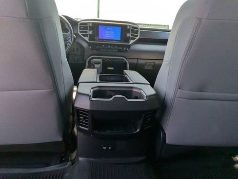 Used 2025 Toyota Tundra SR5 w/ SR5 Convenience Package AWD/4WD image 32