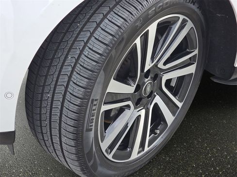 Used 2023 Land Rover Range Rover SE image 34