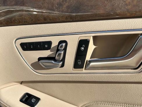 Used 2014 Mercedes-Benz E 350 Sedan image 44