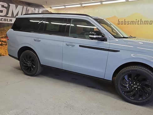 New 2025 Lincoln Navigator Reserve w/ Jet Appearance Package image 29