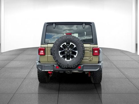 Used 2025 Jeep Wrangler Unlimited Rubicon AWD/4WD image 6