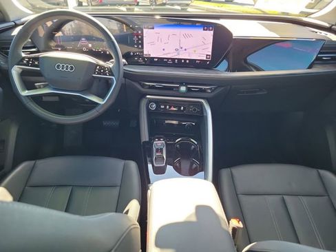 Used 2025 Audi Q5 Premium image 10