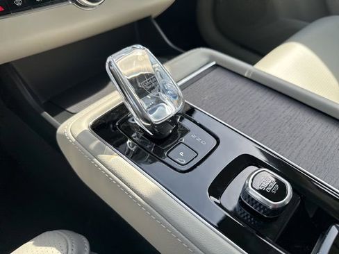 New 2026 Volvo XC90 B6 Ultra image 15