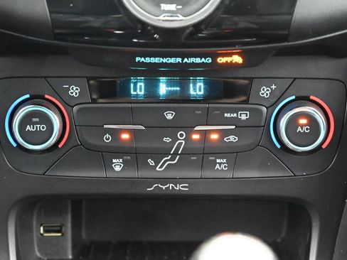 Used 2017 Ford Focus ST w/ Equipment Group 401A FWD image 33
