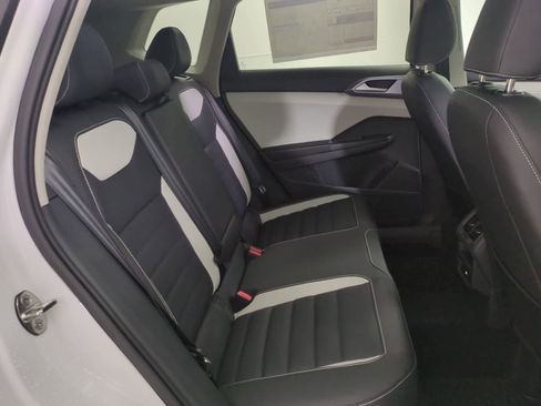New 2025 Volkswagen Taos SEL image 20