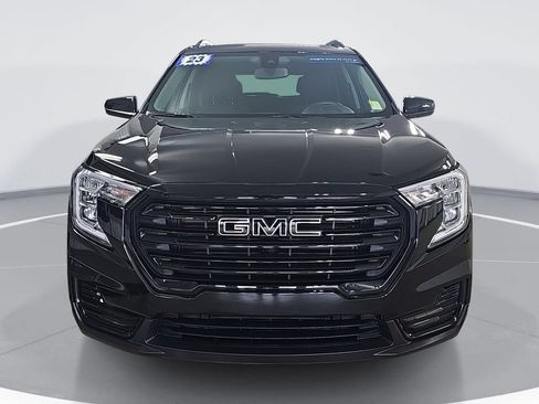 Used 2023 GMC Terrain SLE w/ Driver Convenience Package FWD image 10