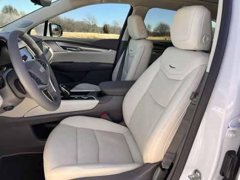 New 2026 Cadillac XT5 Luxury image 11