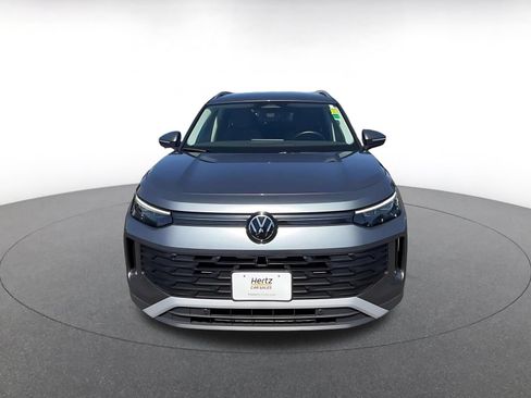 Used 2026 Volkswagen Tiguan SE AWD/4WD image 4