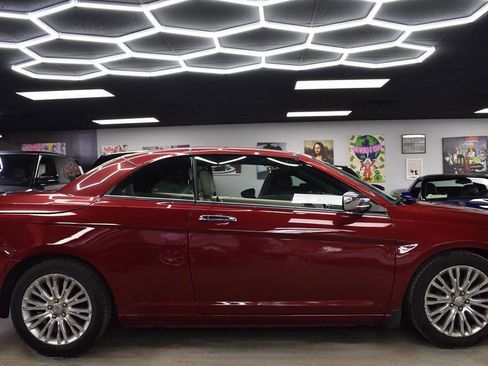 Used 2013 Chrysler 200 Limited image 4