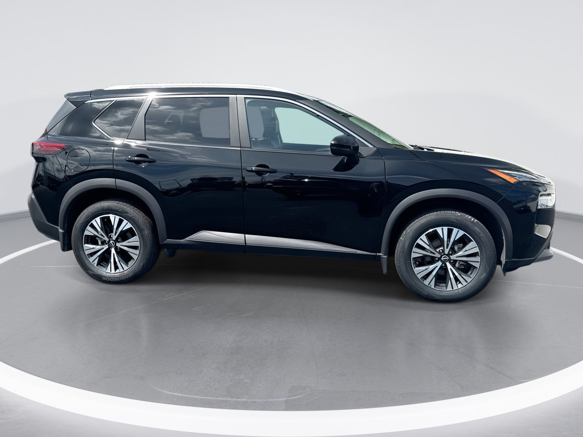 Certified 2023 Nissan Rogue SV w/ SV Premium Package AWD/4WD image 3