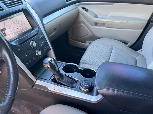 Used 2015 Ford Explorer XLT w/ Equipment Group 201A image 36