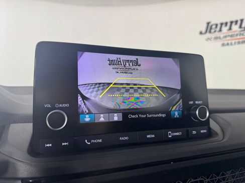 Used 2025 Honda Accord SE image 17