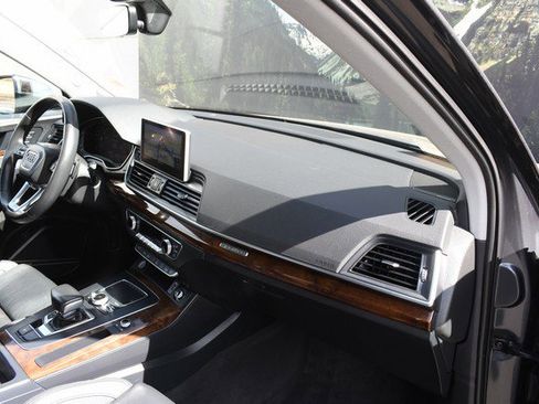 Used 2018 Audi Q5 2.0T Premium Plus w/ Premium Plus Package image 25