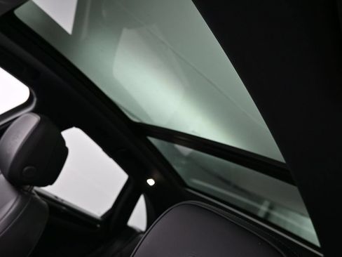 Certified 2026 Porsche Macan AWD/4WD image 10