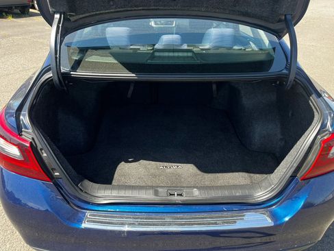 Used 2017 Nissan Altima 2.5 SR FWD image 13