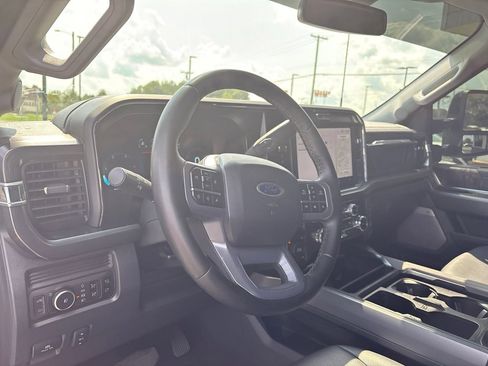 Used 2026 Ford F250 Lariat AWD/4WD image 3