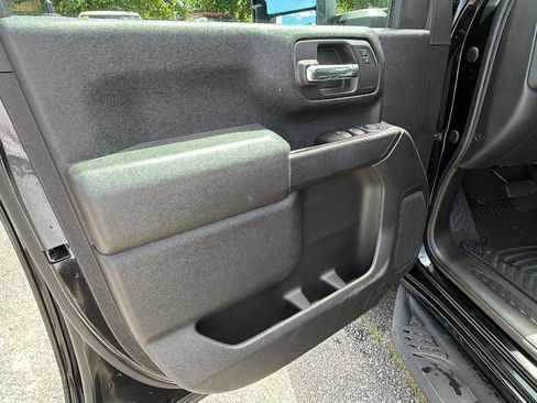 Used 2022 Chevrolet Silverado 2500 Custom w/ Custom Value Package AWD/4WD image 11