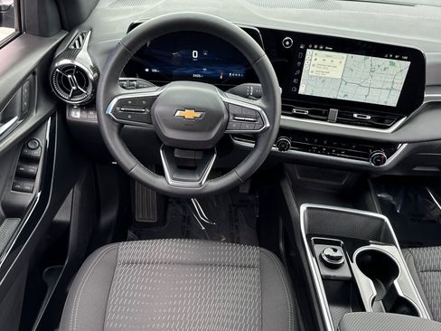 Used 2026 Chevrolet Equinox LT image 17