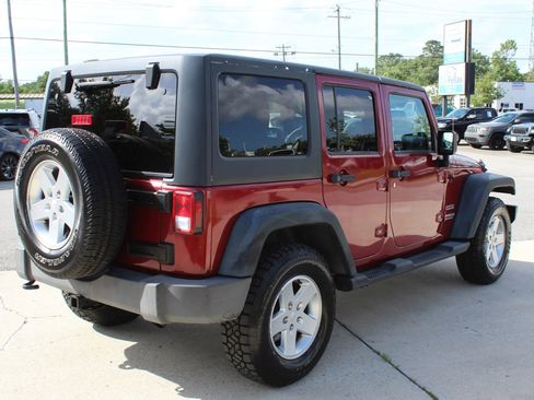 Used 2013 Jeep Wrangler Unlimited Sport AWD/4WD image 5