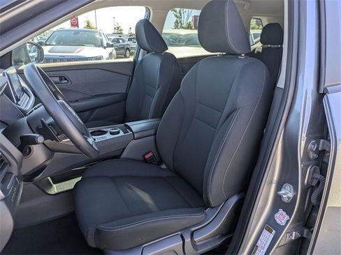 Used 2023 Nissan Rogue S image 12