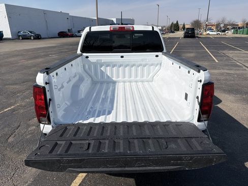 New 2026 Chevrolet Colorado W/T image 32