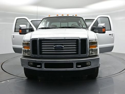 Used 2010 Ford F350 Lariat image 28