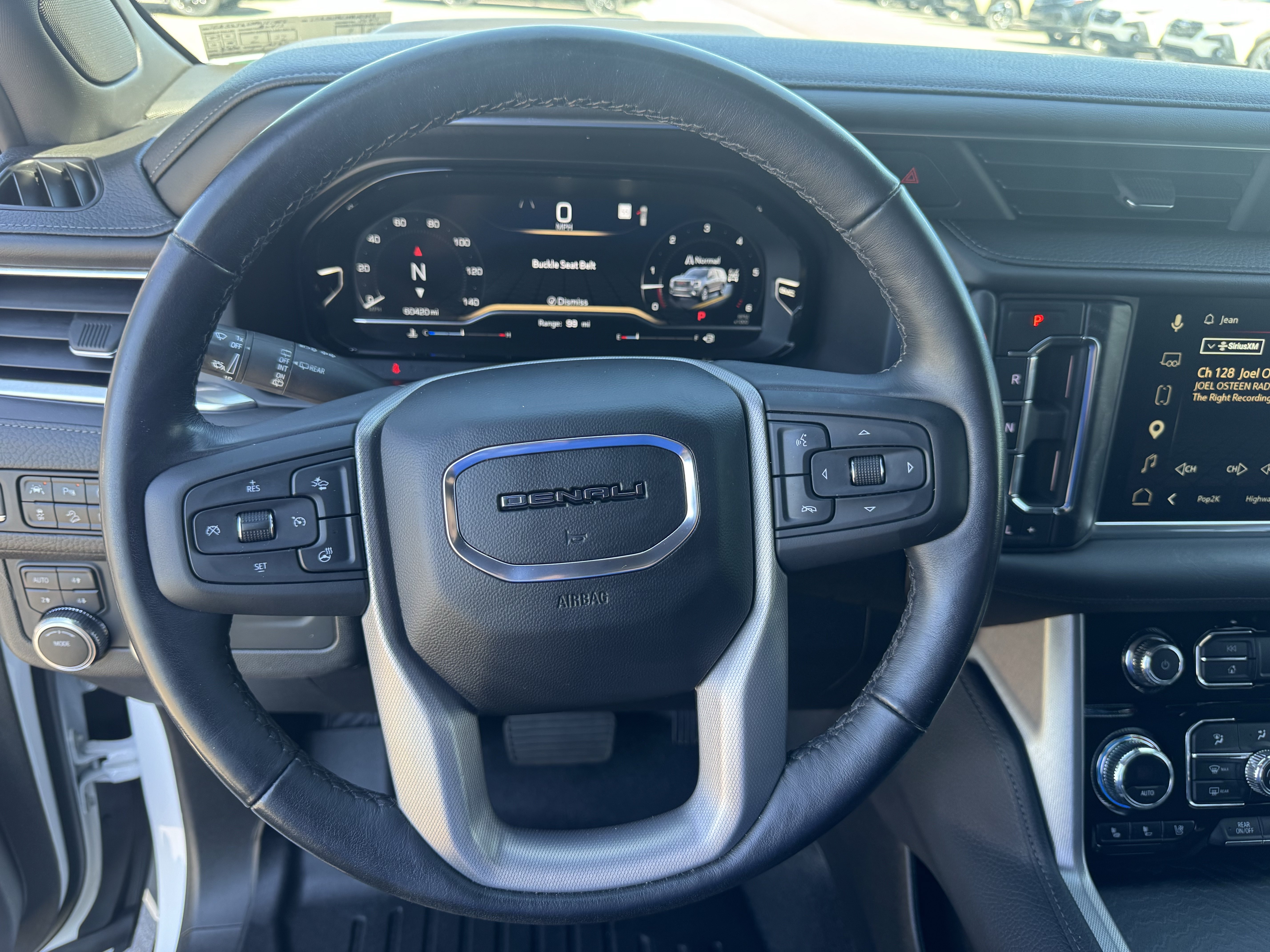 Used 2023 GMC Yukon XL Denali AWD/4WD image 17